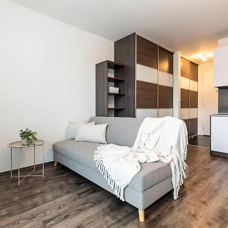 Alure Residences 14 & 24h Self Check-in, Private Parking In Front Of The Building Included, New Building, Center Appartement *