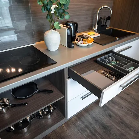 Alure Residences 14 & 24h Self Check-in, Private Parking In Front Of The Building Included, New Building, Center Apartmán Banska Bystrica