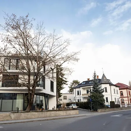 Alure Residences 14 & 24h Self Check-in, Private Parking In Front Of The Building Included, New Building, Center * Banska Bystrica