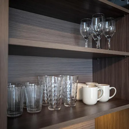 Alure Residences 14 & 24h Self Check-in, Private Parking In Front Of The Building Included, New Building, Center Apartmán