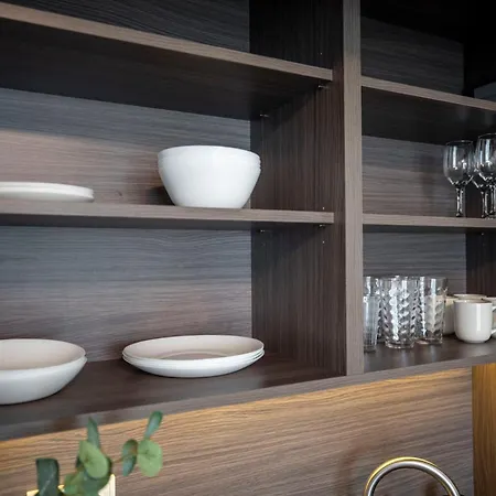 Alure Residences 14 & 24h Self Check-in, Private Parking In Front Of The Building Included, New Building, Center Appartement *